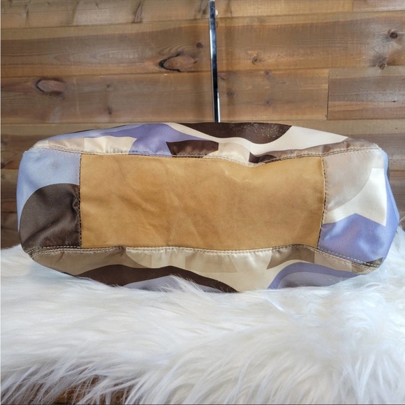 Coach bag & wristlet. Signature C satin style 18969 & matching wristlet. - Picture 4 of 11